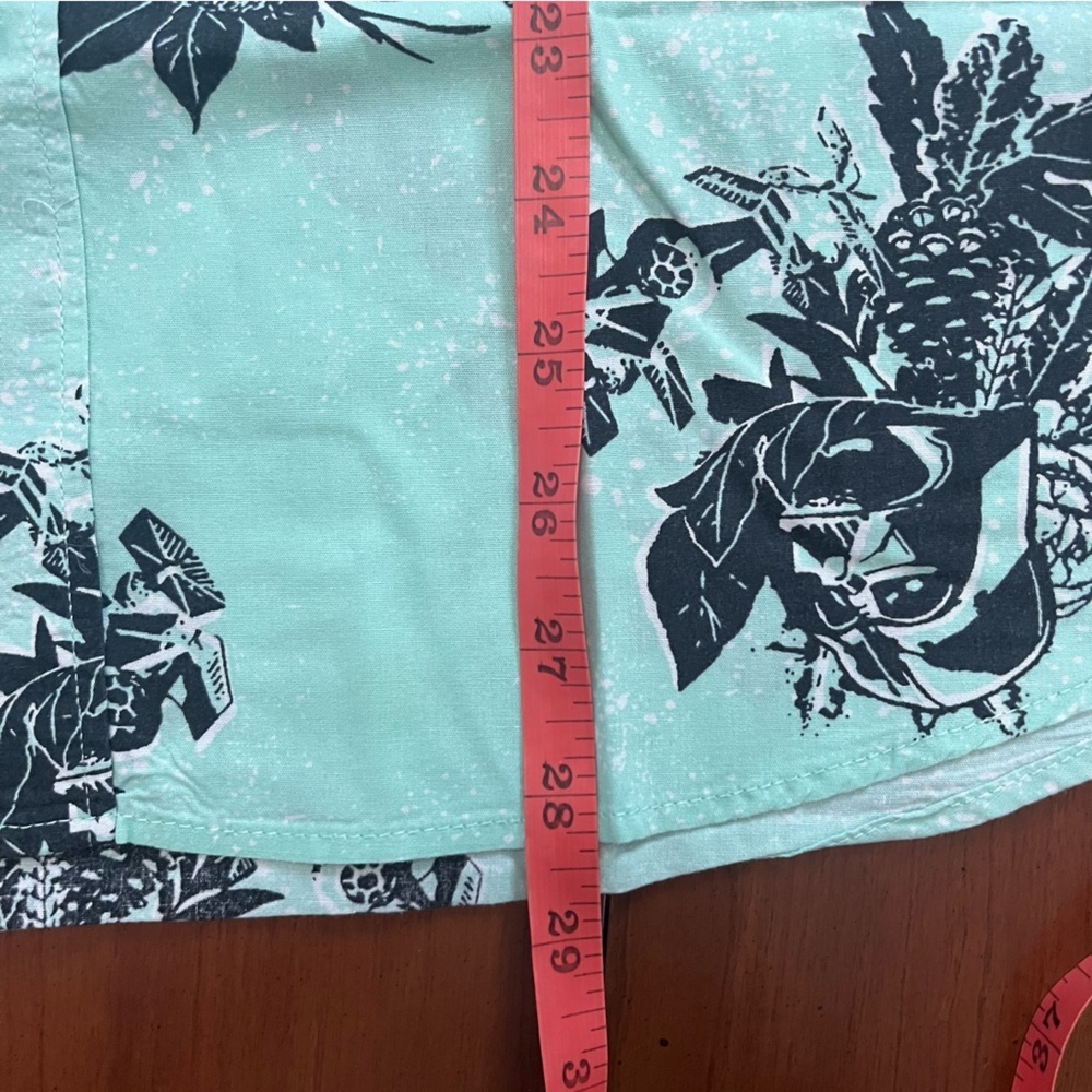 🌺🌴 Star Wars Mint Floral Tropical Stormtrooper Button-Down Shirt (M) - Picture 6 of 9